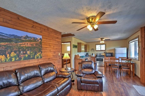 Cabin with Mtn Views - 5 Mi to Mueller State Park! image 12