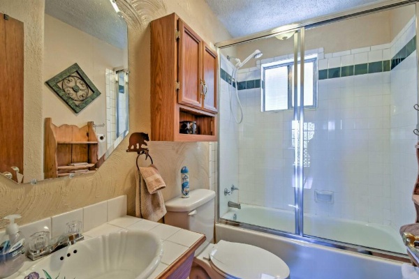 Cabin with Mtn Views - 5 Mi to Mueller State Park! image 14