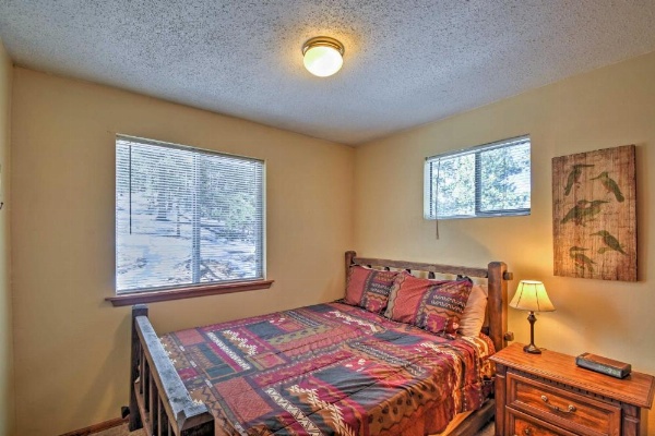 Cabin with Mtn Views - 5 Mi to Mueller State Park! image 23